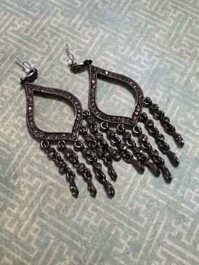 GUNMETAL AND RHINESTONES EARRINGS